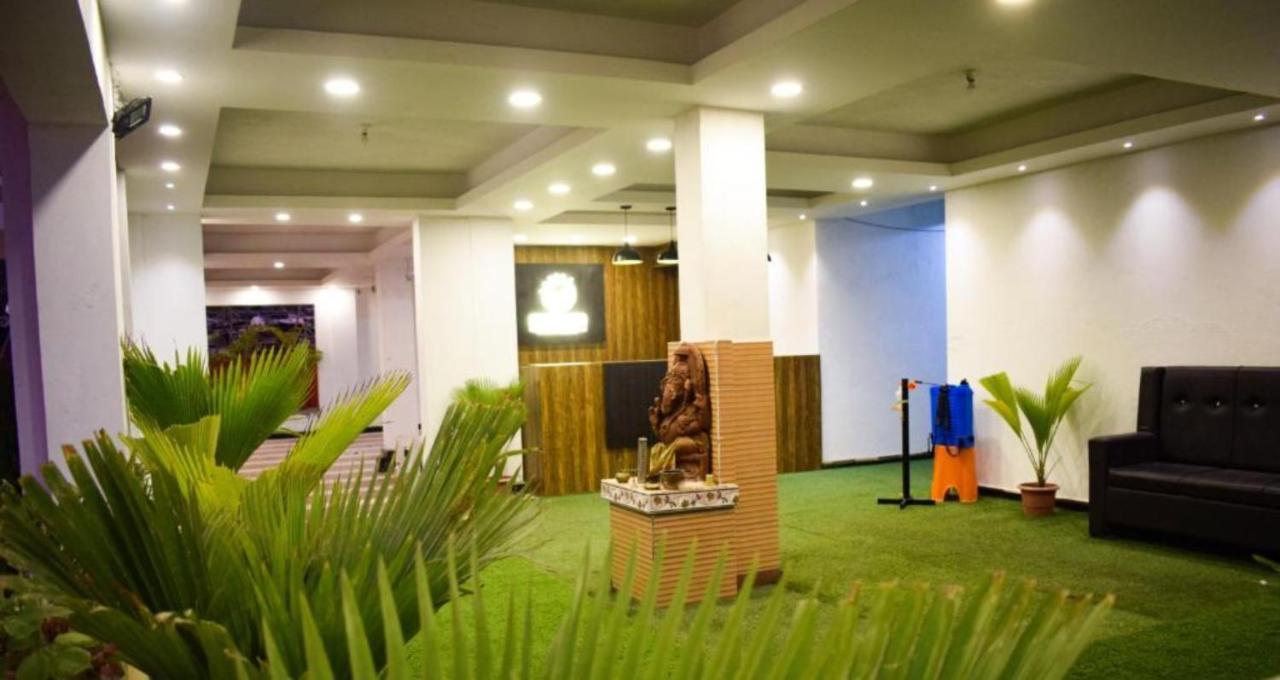 Hotel Goroomgo Grand Resort 2 Puri Near Sea Beach 4*