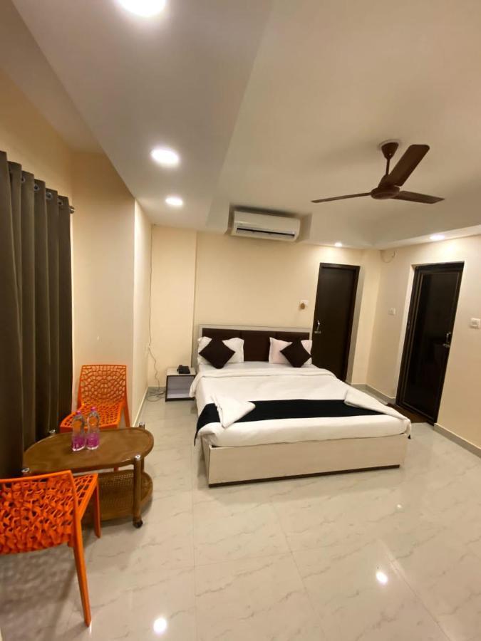 Hotel Goroomgo Grand Resort 2 Puri Near Sea Beach