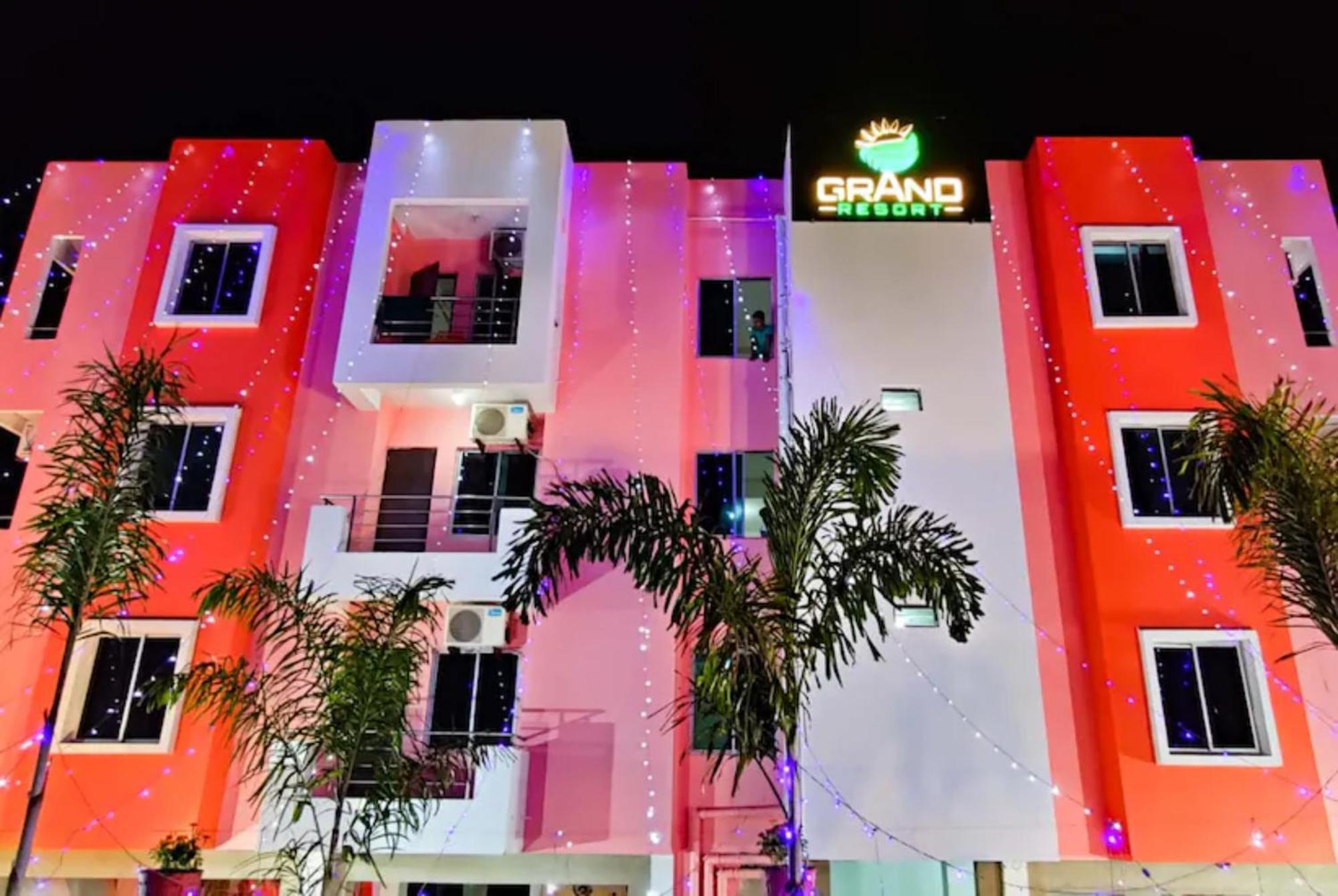 Hotel Goroomgo Grand Resort 2 Puri Near Sea Beach Puri
