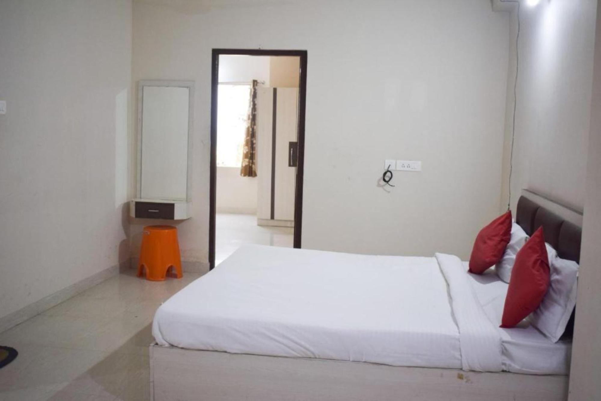 Hotel Goroomgo Grand Resort 2 Puri Near Sea Beach Puri