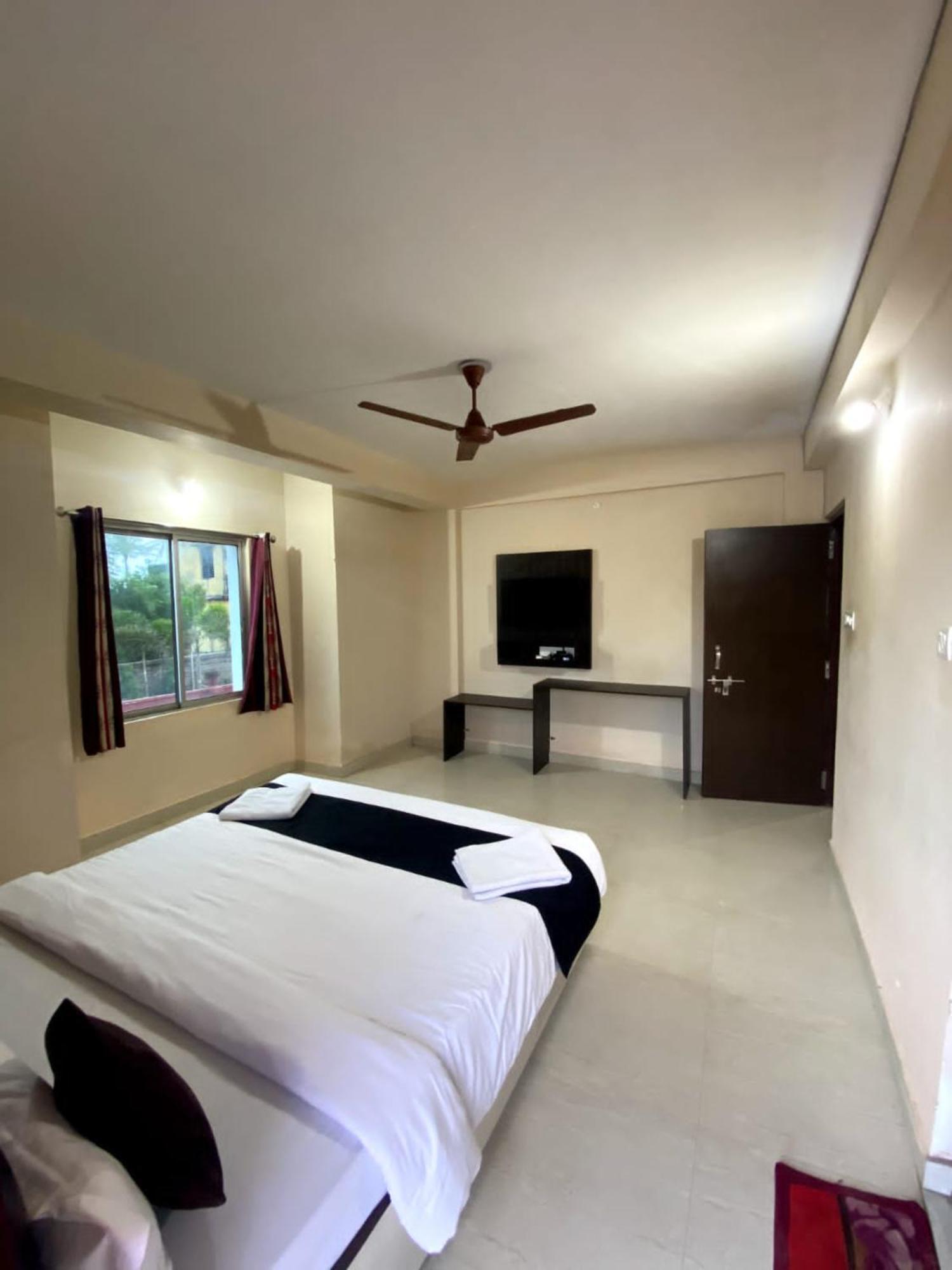 Goroomgo Grand Resort 2 Puri Near Sea Beach Hotel